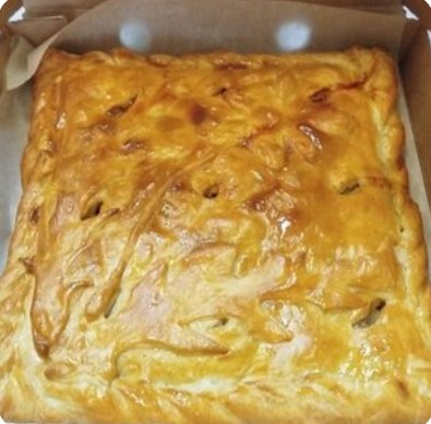 Пирог с индейкой и картофелем 1кг (слоёное тесто)