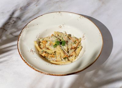 Казаречче с куриной грудкой и лисичками
