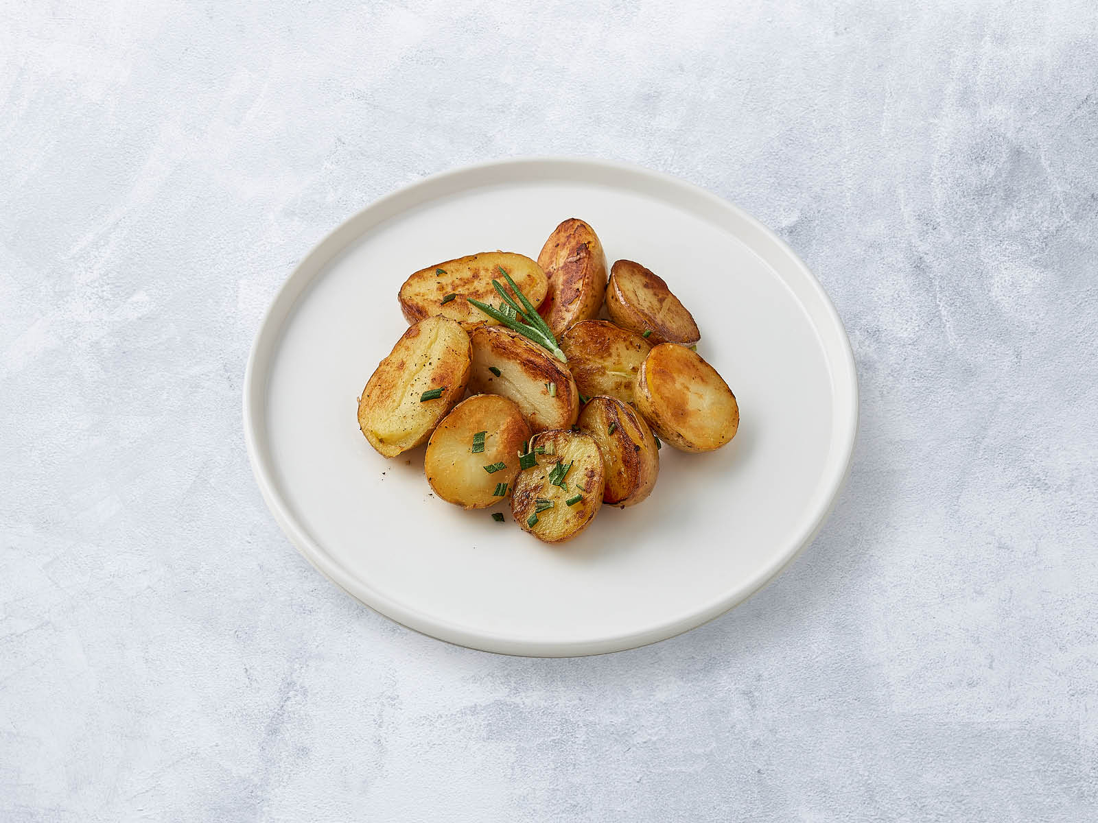 Картофель стоун с соусом.