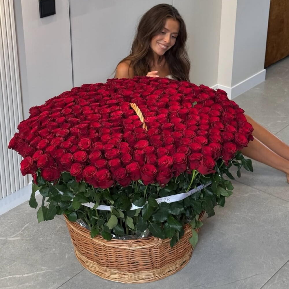 201 Роза в корзине огромный подарок роз