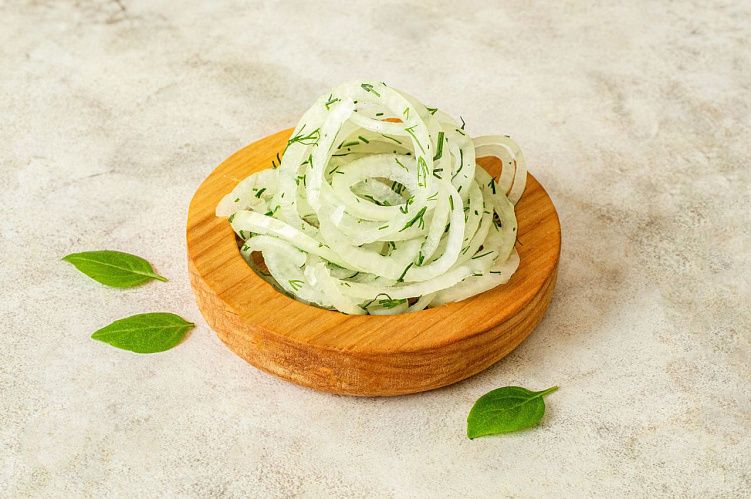 Лук свежий