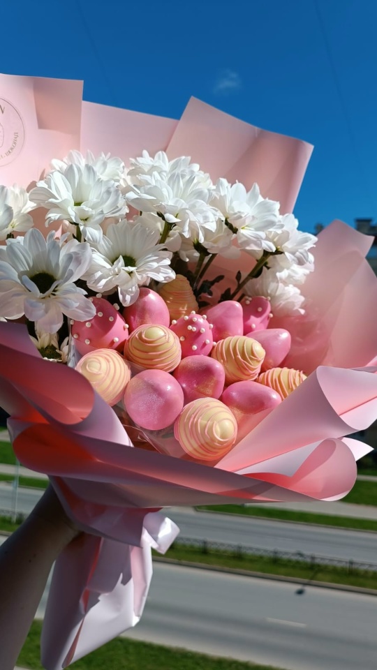 Букет 15 и кустовая хризантема