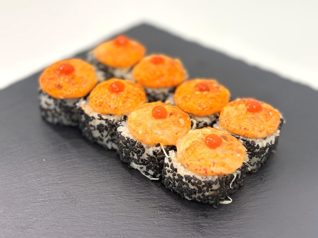 Ролл запеченный с лососем Grill Spice