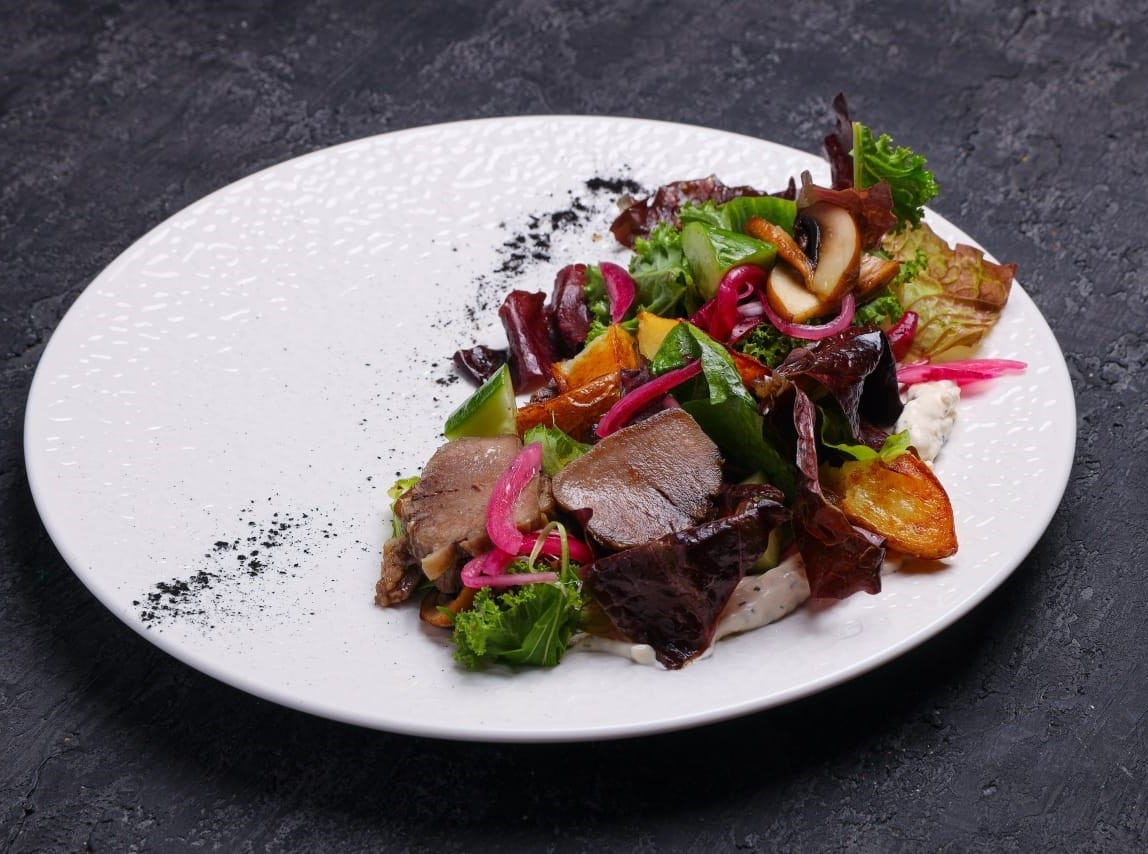 Салат с обжаренным языком 150гр