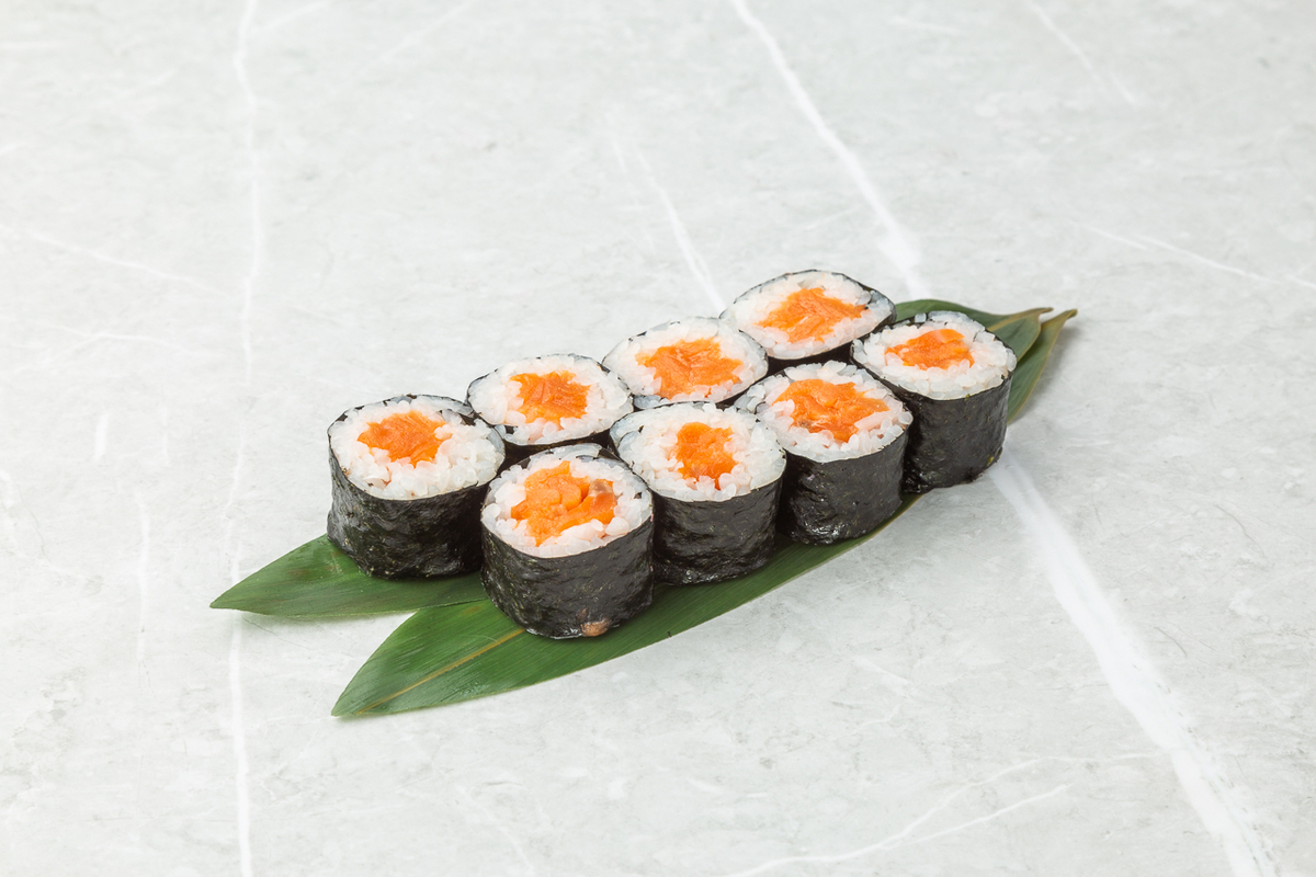 Маки с форелью