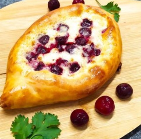 Ягодный хачапури