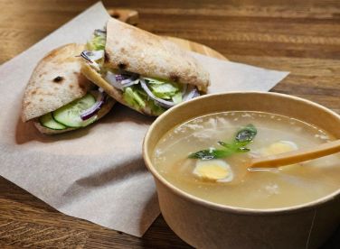 Комбо обед с панини с курицей цезарь