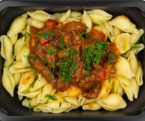 Гуляш с макаронами ракушками