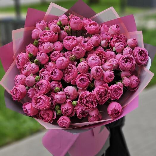 Пионовидная роза