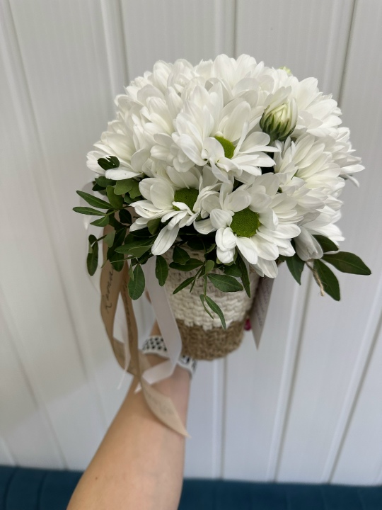 Комплимент из ромашек в вязаном уютном стаканчике