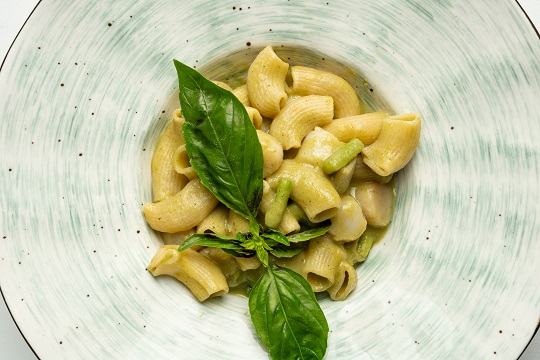 Ригатоне с гребешками и спаржей