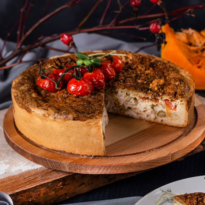 Пирог «Киш» с куриной грудкой и каперсам