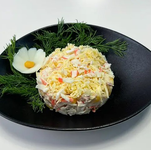 Салат Елена с курой и краб. палочками