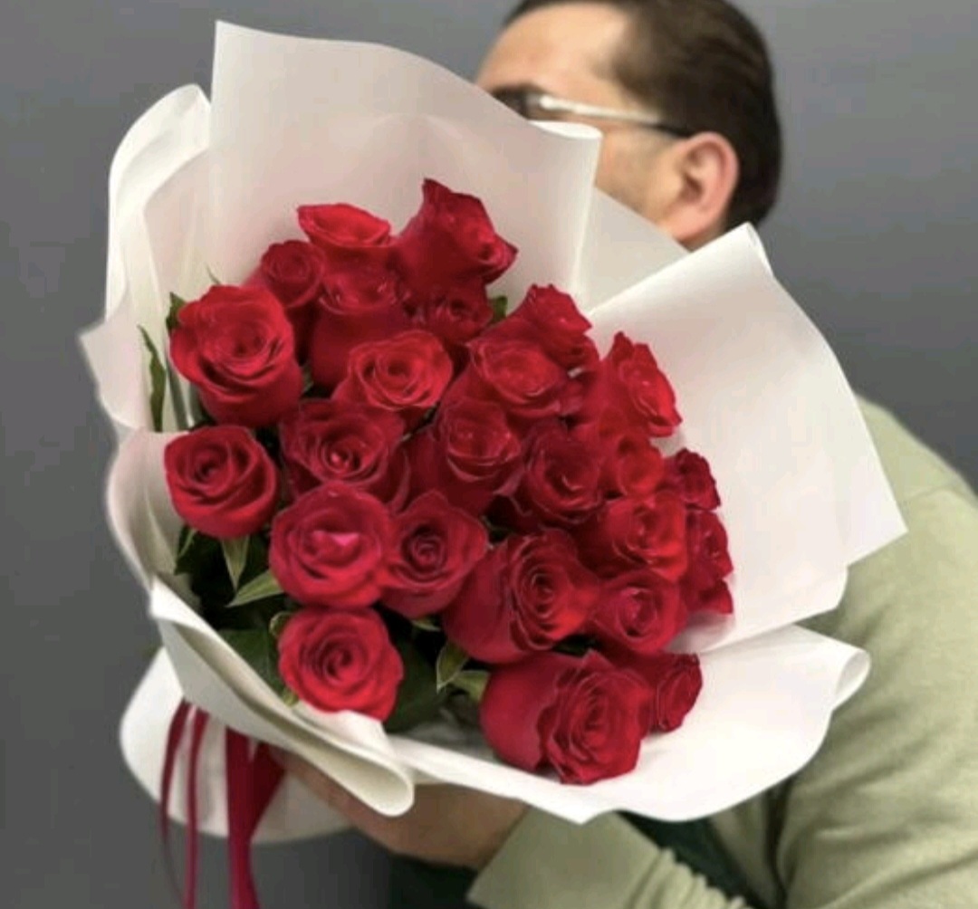 Букет из 21 красной розы