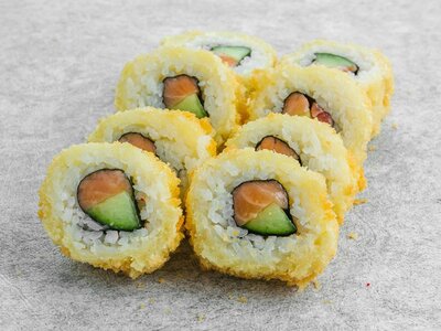 Темпура ролл с лососем