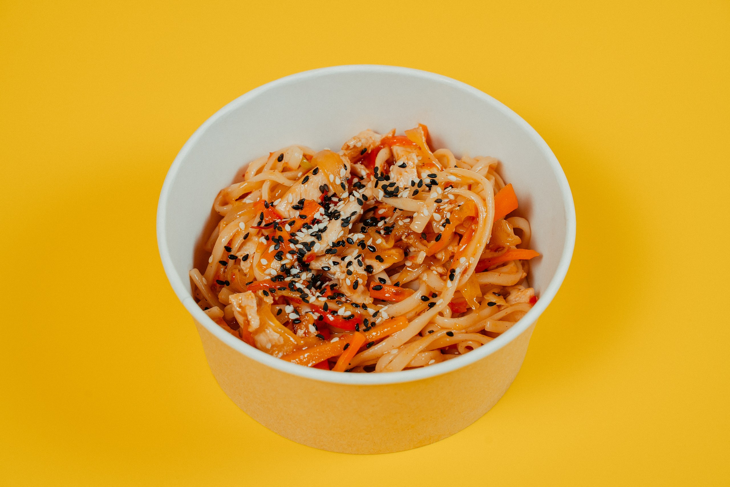 Удон с курицей в сладком чили