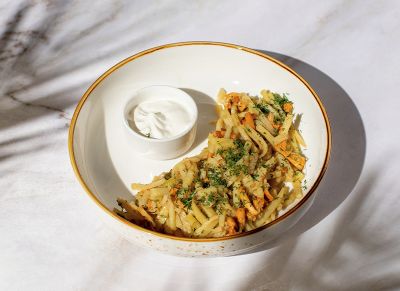 Жареный картофель с лисичками