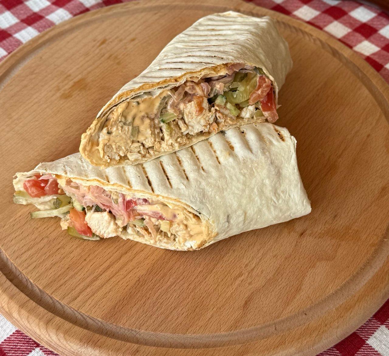 Печенная курочка с соусом Биг-Тейсти