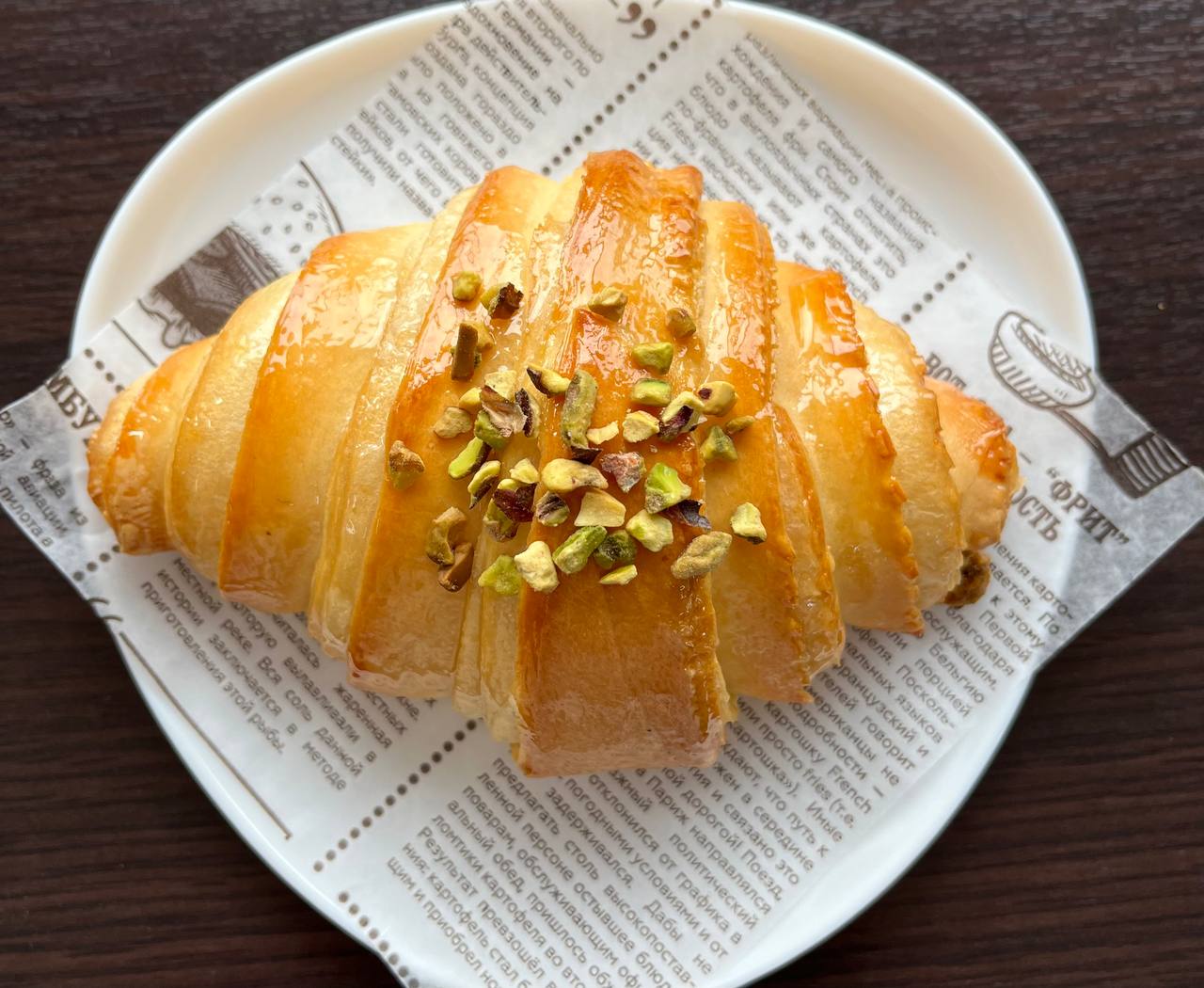 Круассан с фисташкой