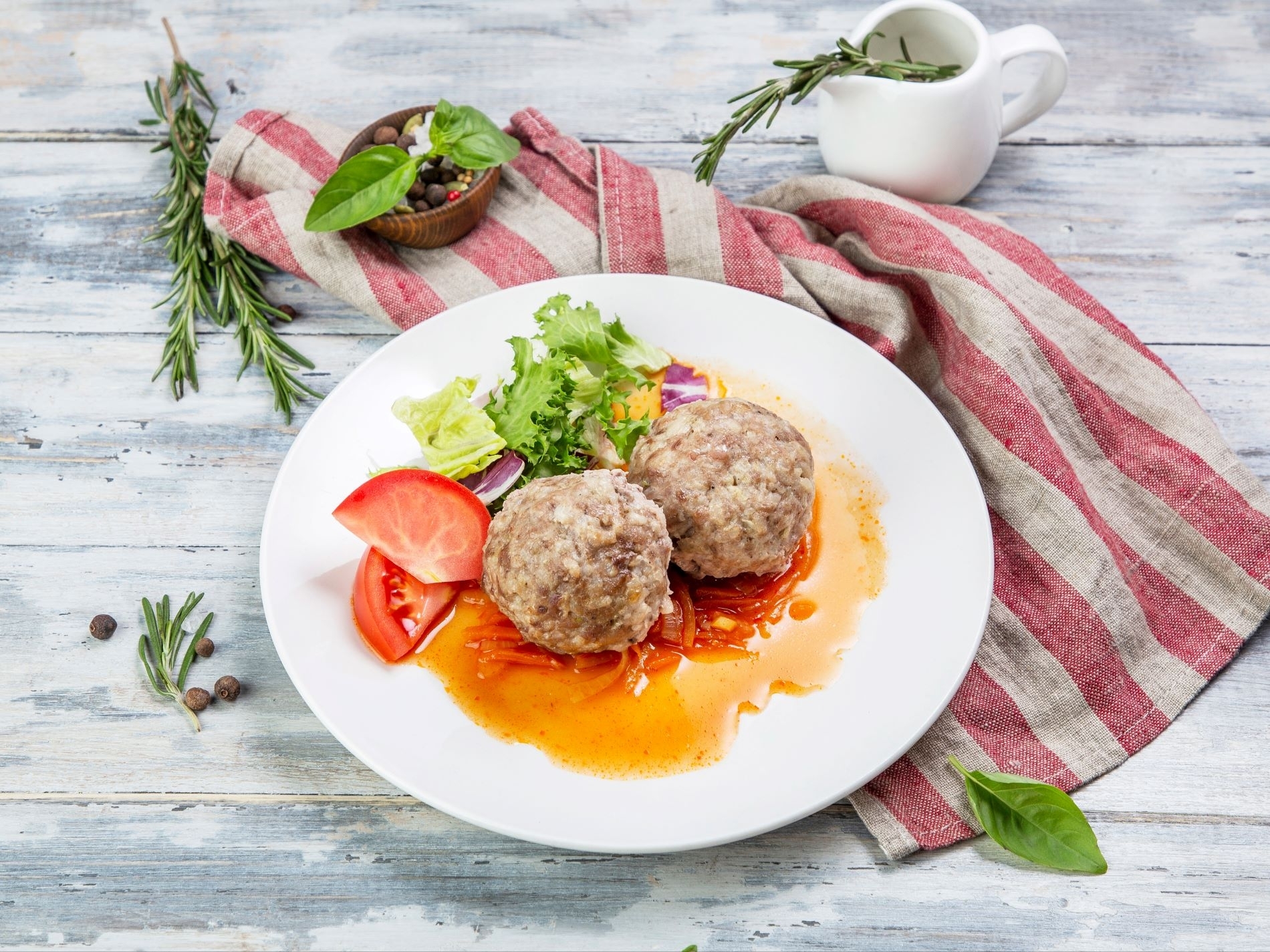 Тефтели в томатном соусе