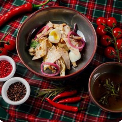 Салат с кальмаром гриль