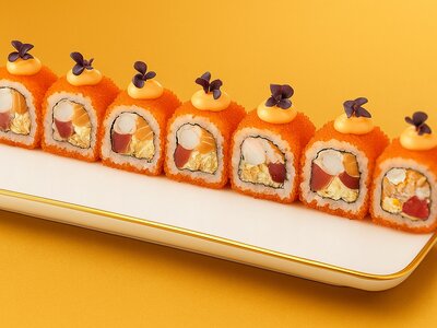 Ролл с тунцом, лососем, угрем и креветкой