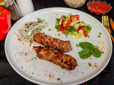 Люля Говядина с салатом