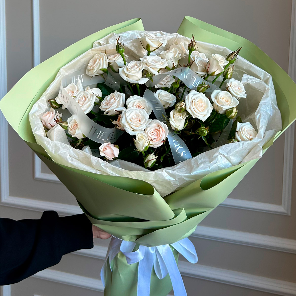 Моно букет из кустовых роз 89 (предзаказ)