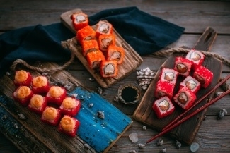 Калифорния набор (калиф с креветкой, калиф запеч, калиф с семгой)