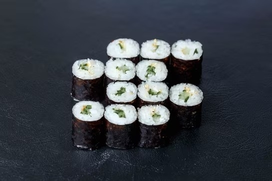 Маки с огурцом (12 шт.)