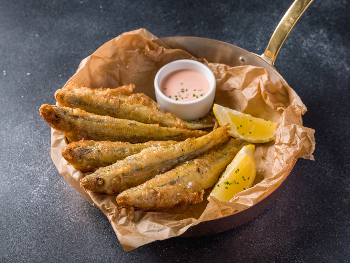 Хрустящая жареная корюшка