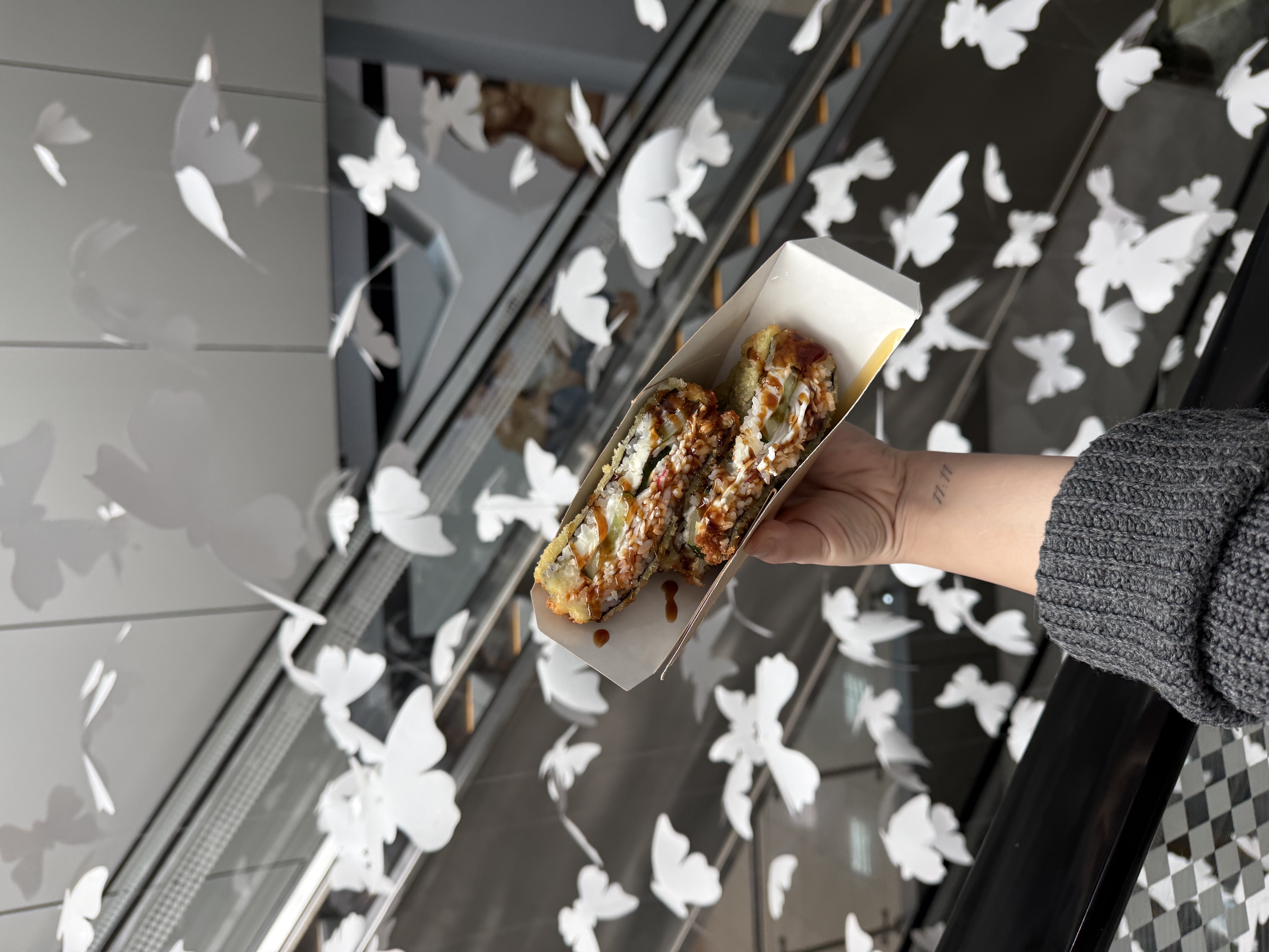 Суши-сэндвич темпура с креветкой