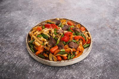 Wok с говядиной соба