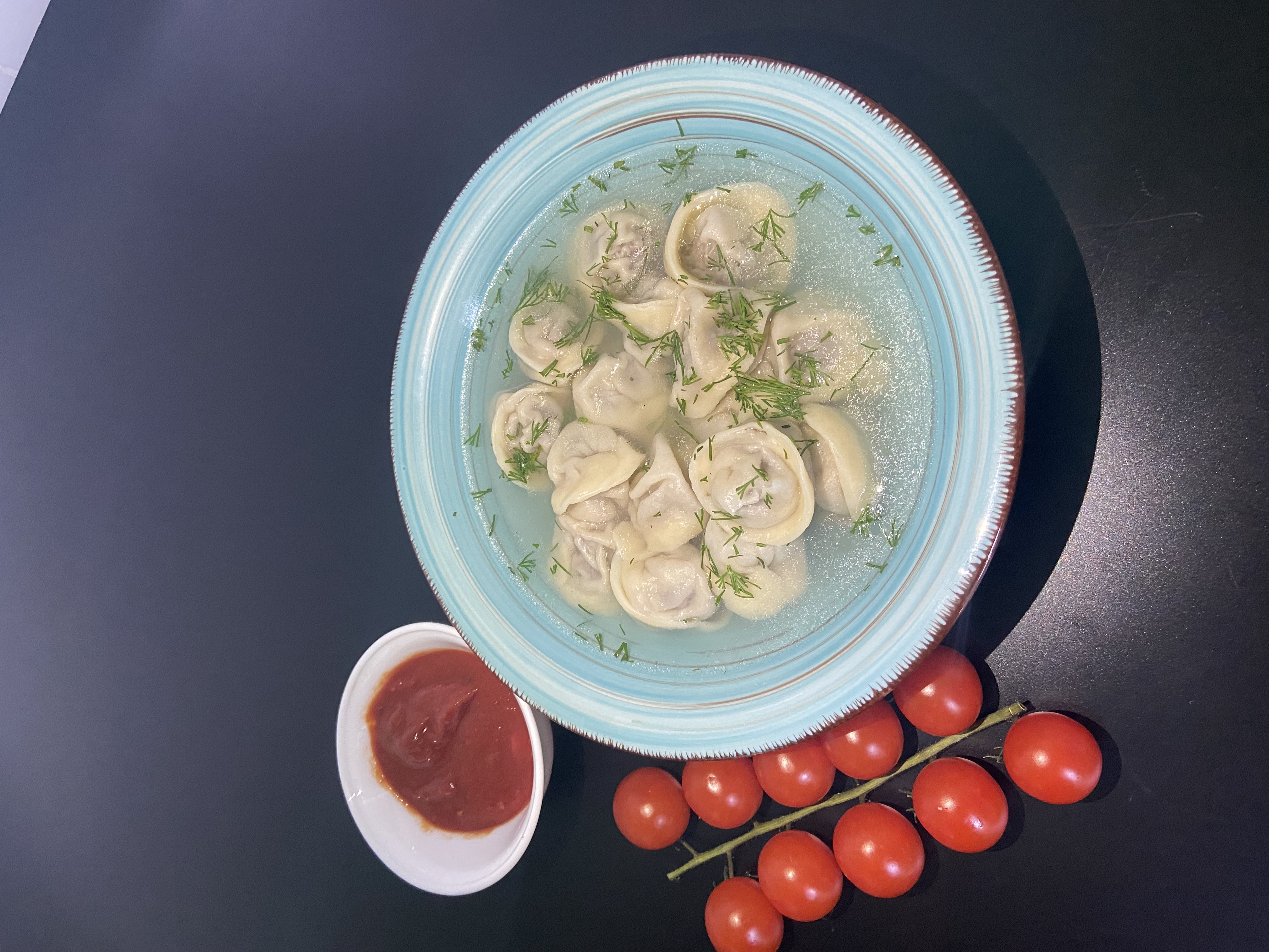 Говяжьи пельмени с бульоном «Халяль»