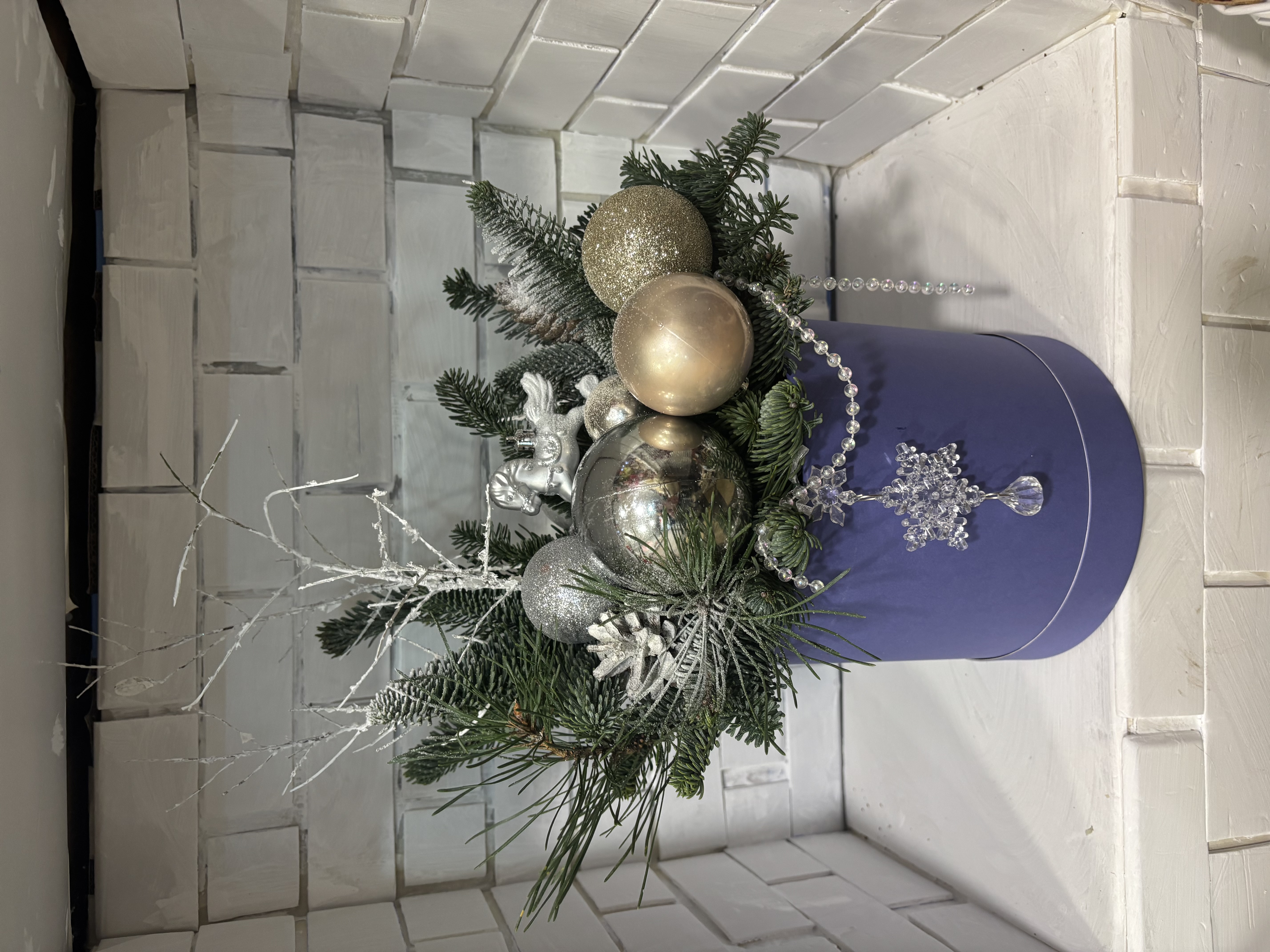 Новогодняя композиция с лошадкой