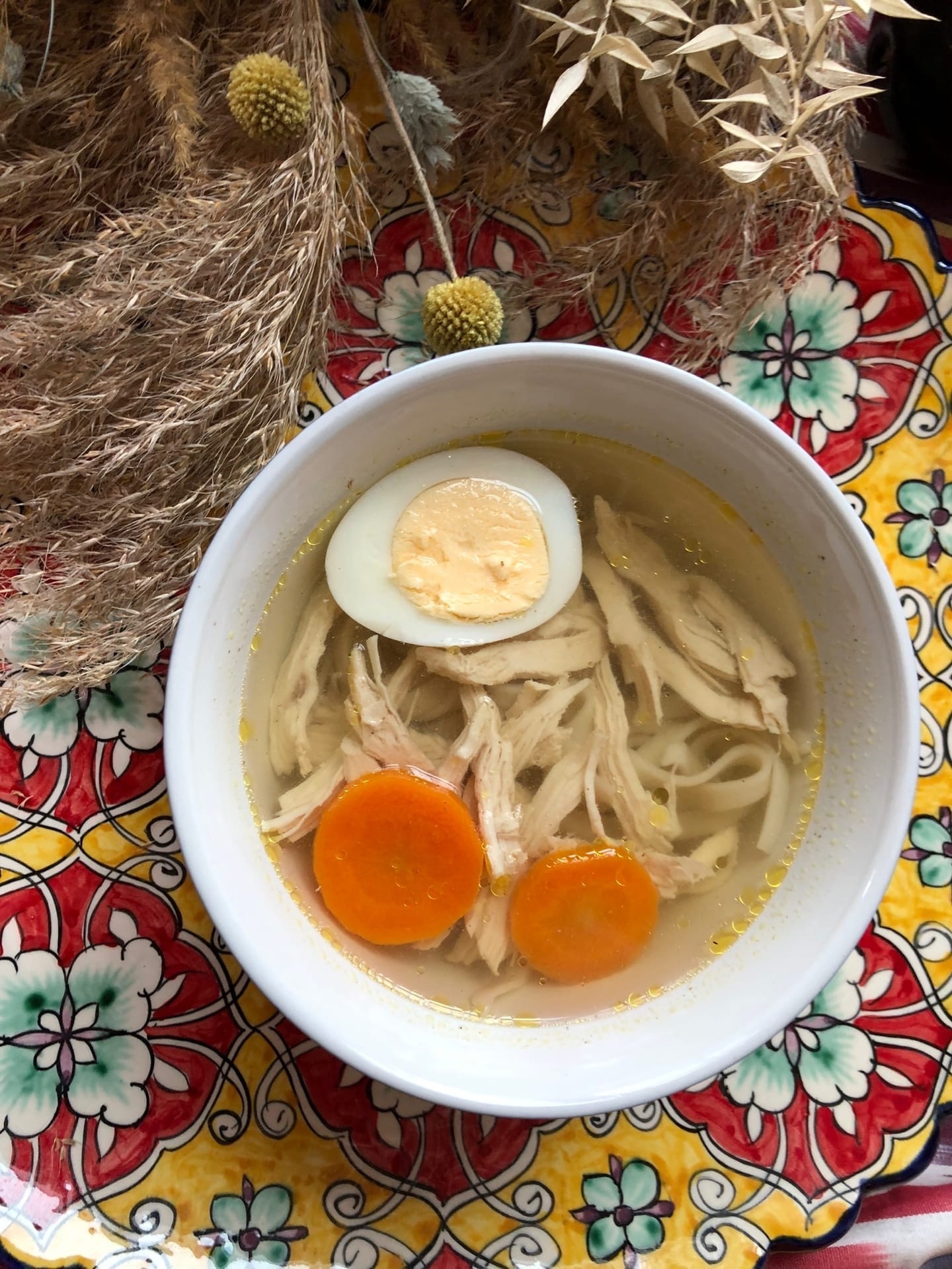 Куриный бульон с домашней лапшой