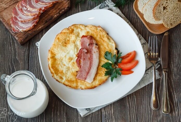 Омлет с беконом