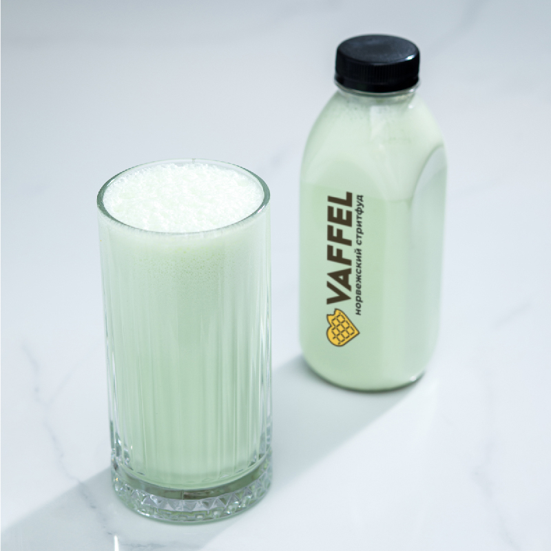 Молочный коктейль фисташковый.