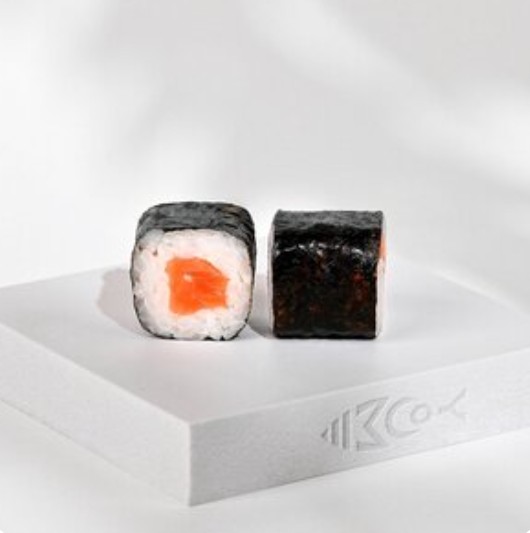 Маки с лососем