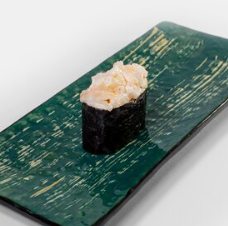 Гункан с креветкой спайси