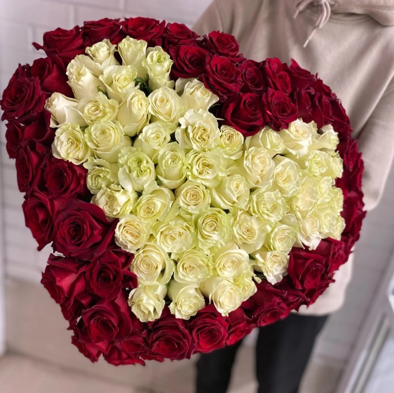 «Любовное сердце из роз»