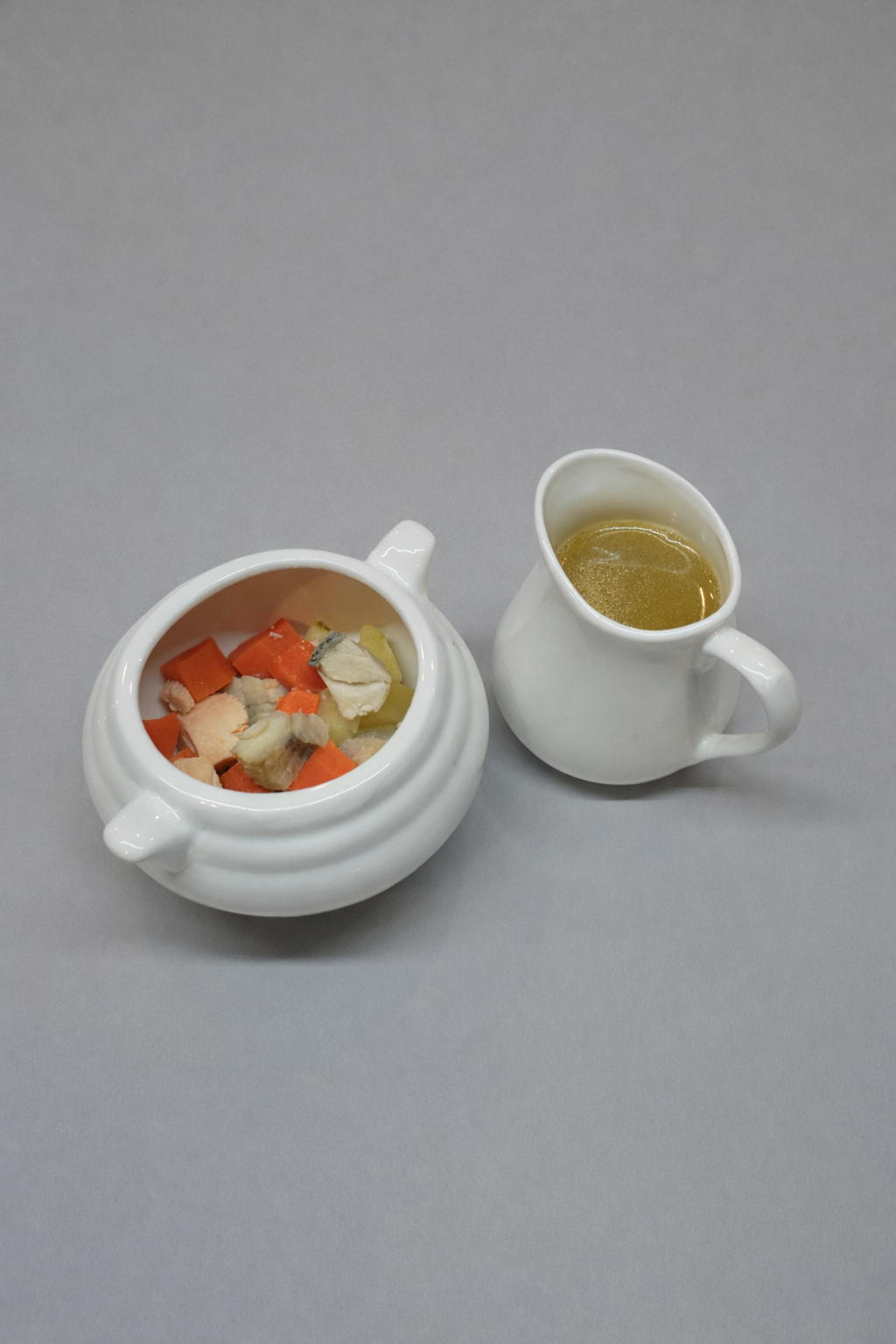 Уха на копченом бульоне с тремя видами рыбы