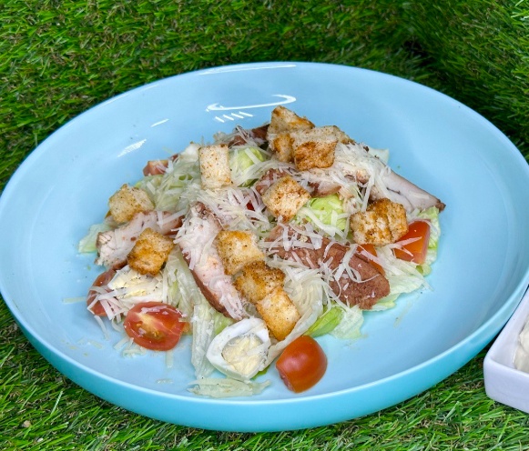 Цезарь с курицей