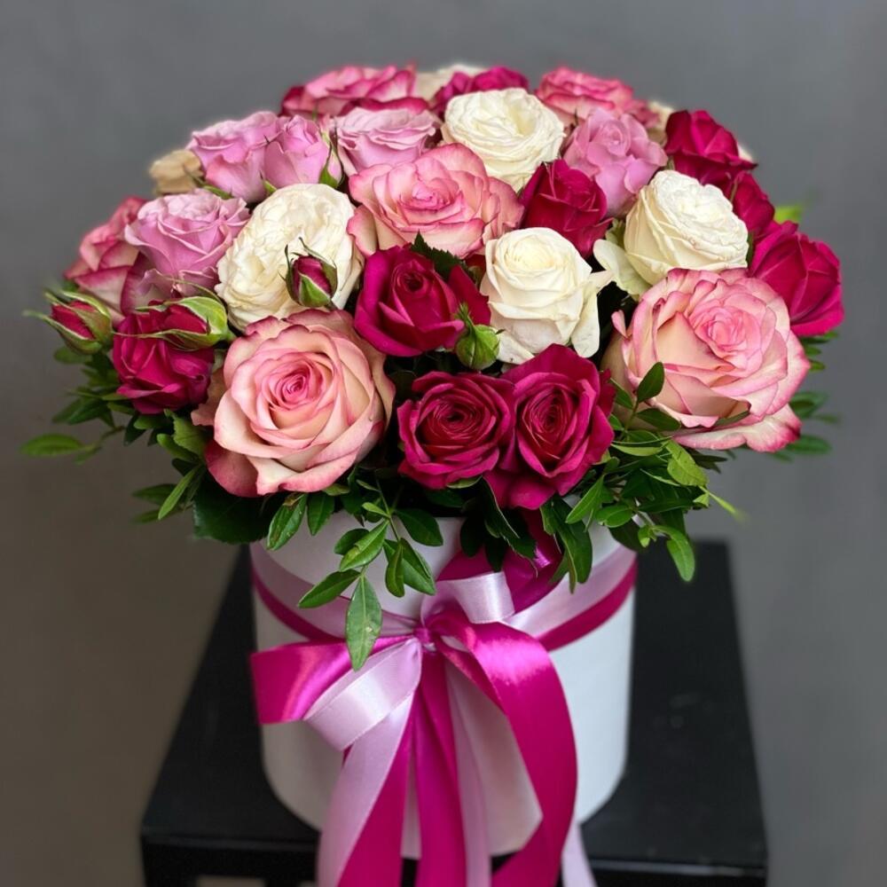 Шляпная коробка с розами