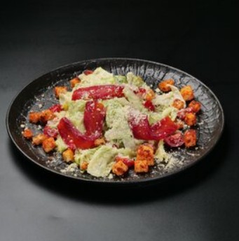 Салат Цезарь с лососем