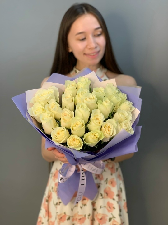 25 белых роз Кения