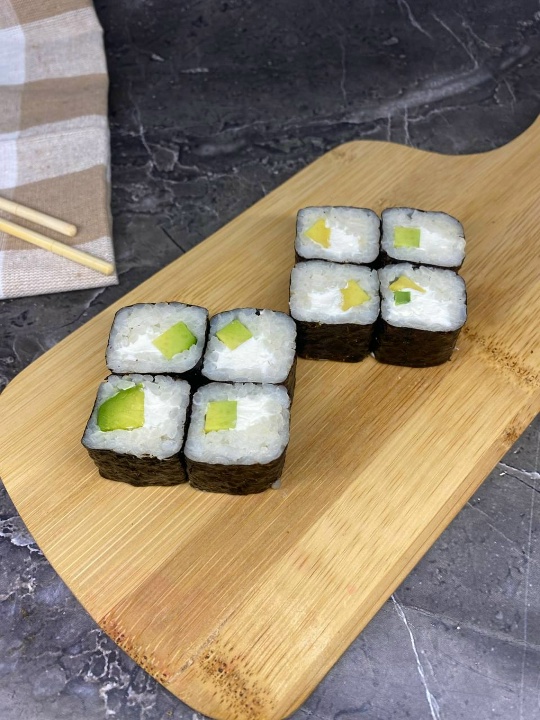 Маки с авокадо