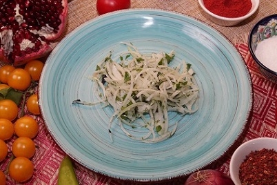 Лук маринованный