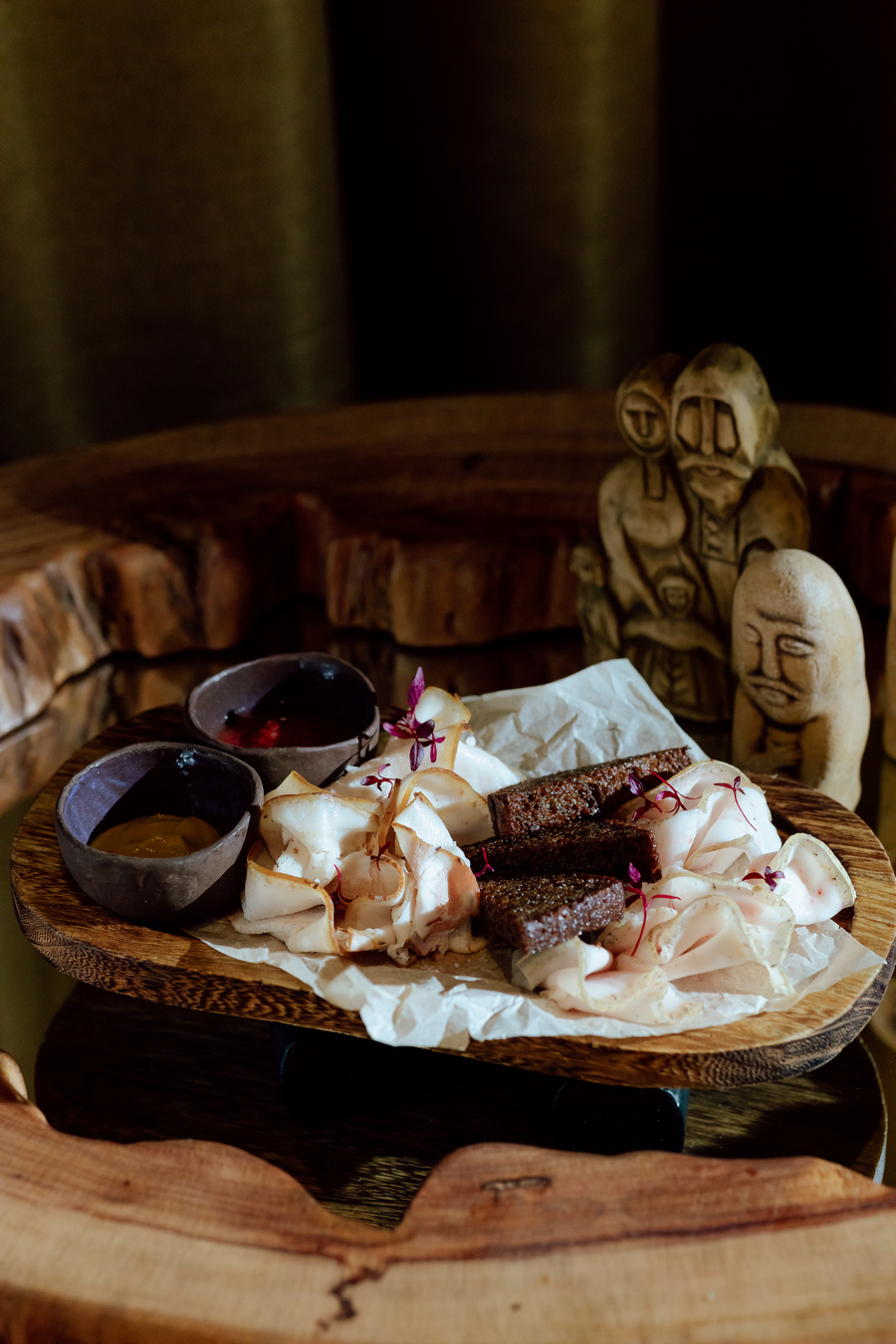 Ассорти сало с маринованными овощами