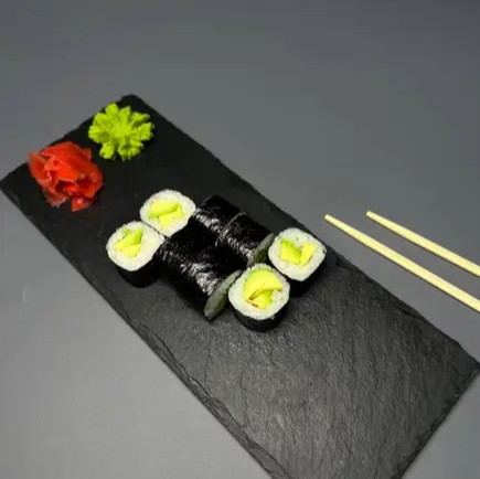 Ролл с авокадо 